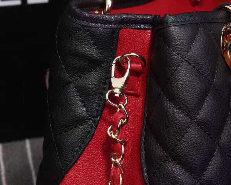 Ch**el shopping bags